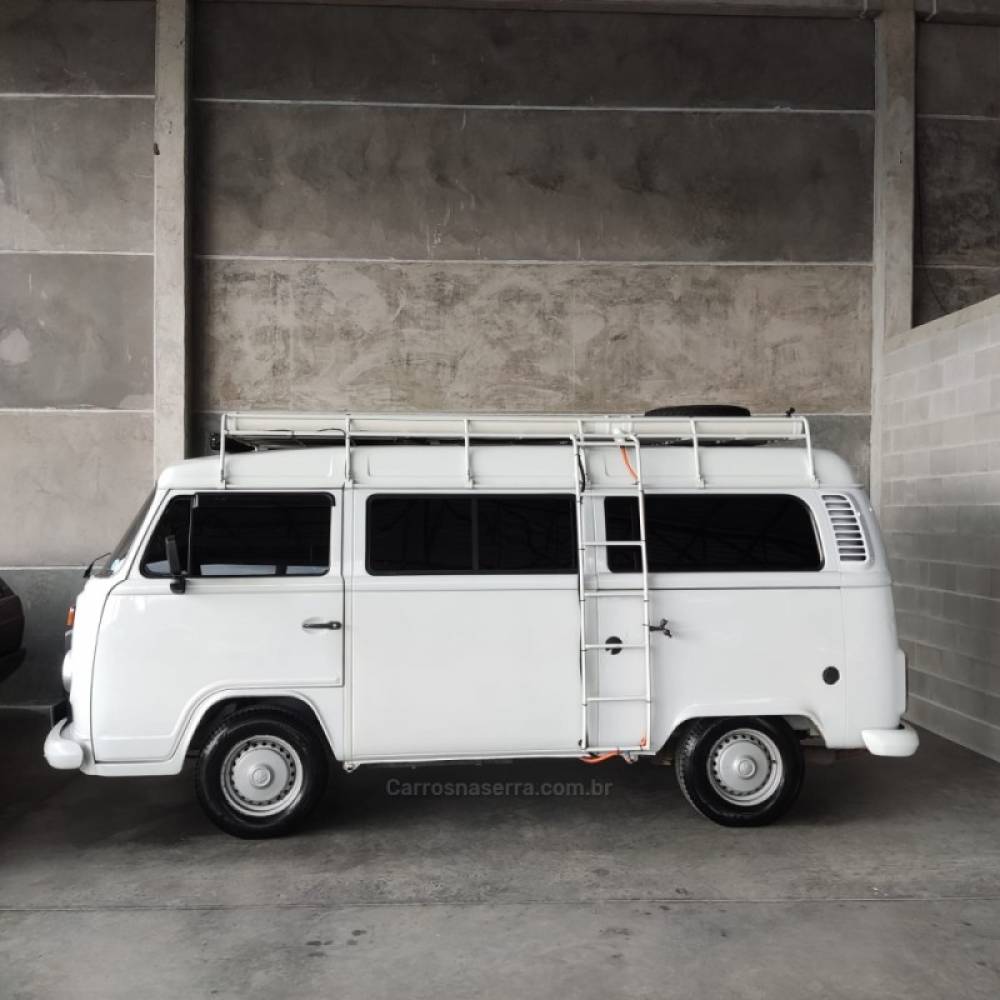 VOLKSWAGEN - KOMBI - 2007/2007 - Branca - R$ 70.000,00