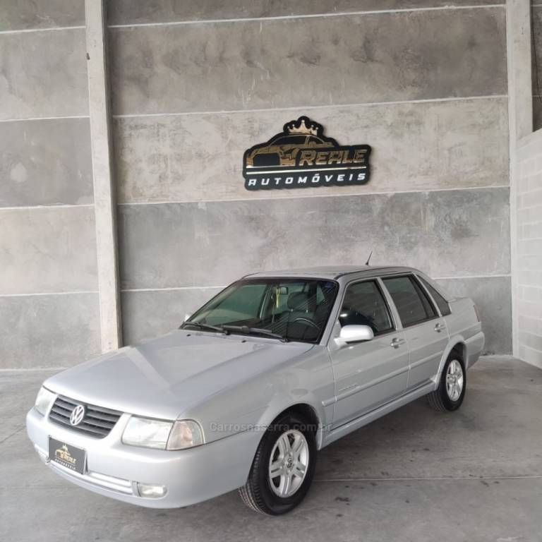 VOLKSWAGEN - SANTANA - 2005/2006 - Prata - R$ 38.900,00