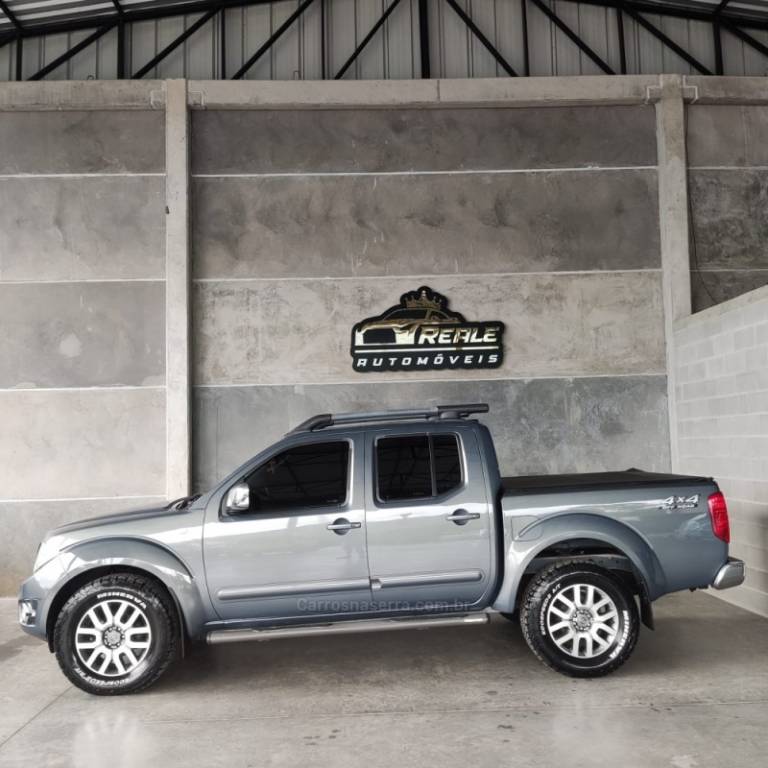 NISSAN - FRONTIER - 2015/2015 - Cinza - R$ 119.900,00