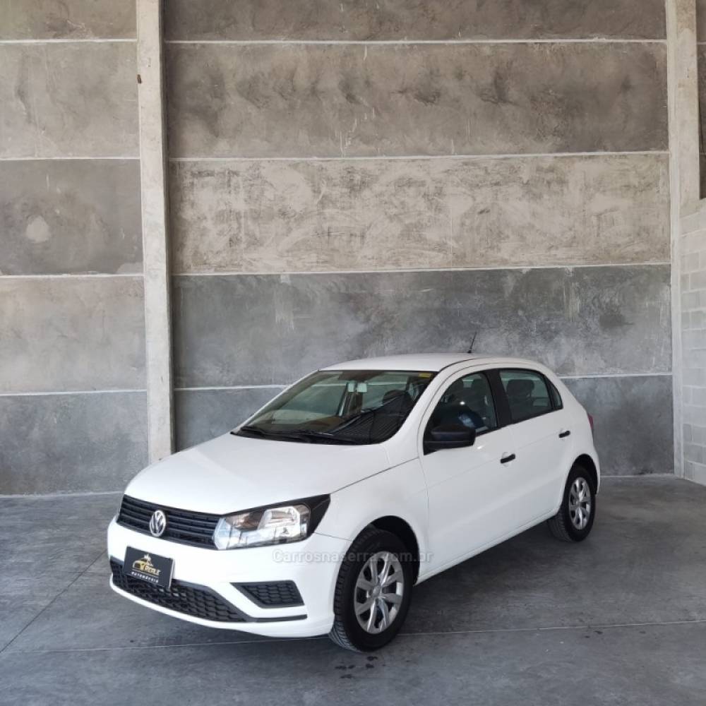 VOLKSWAGEN - GOL - 2022/2023 - Branca - R$ 56.900,00