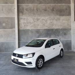VOLKSWAGEN - GOL - 2022/2023 - Branca - R$ 56.900,00
