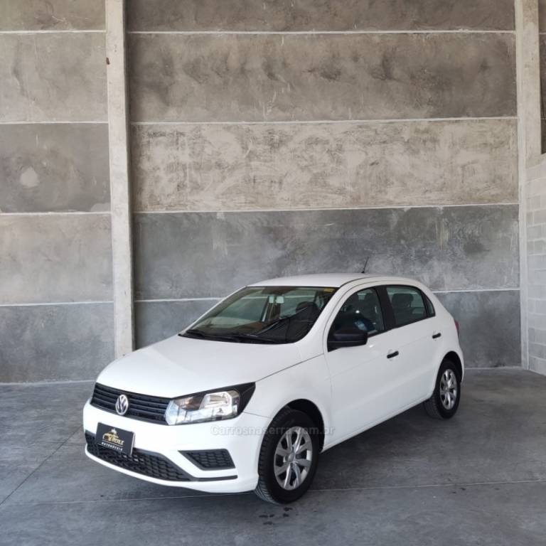VOLKSWAGEN - GOL - 2022/2023 - Branca - R$ 56.900,00