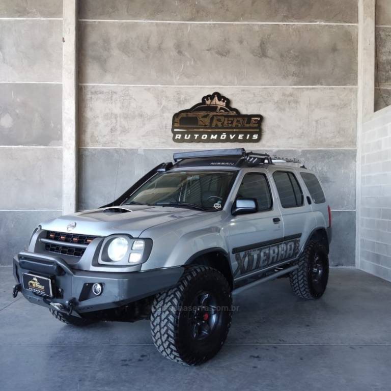 NISSAN - XTERRA - 2003/2004 - Prata - Sob Consulta