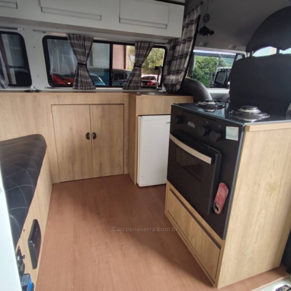VOLKSWAGEN - KOMBI - 2007/2007 - Branca - R$ 70.000,00