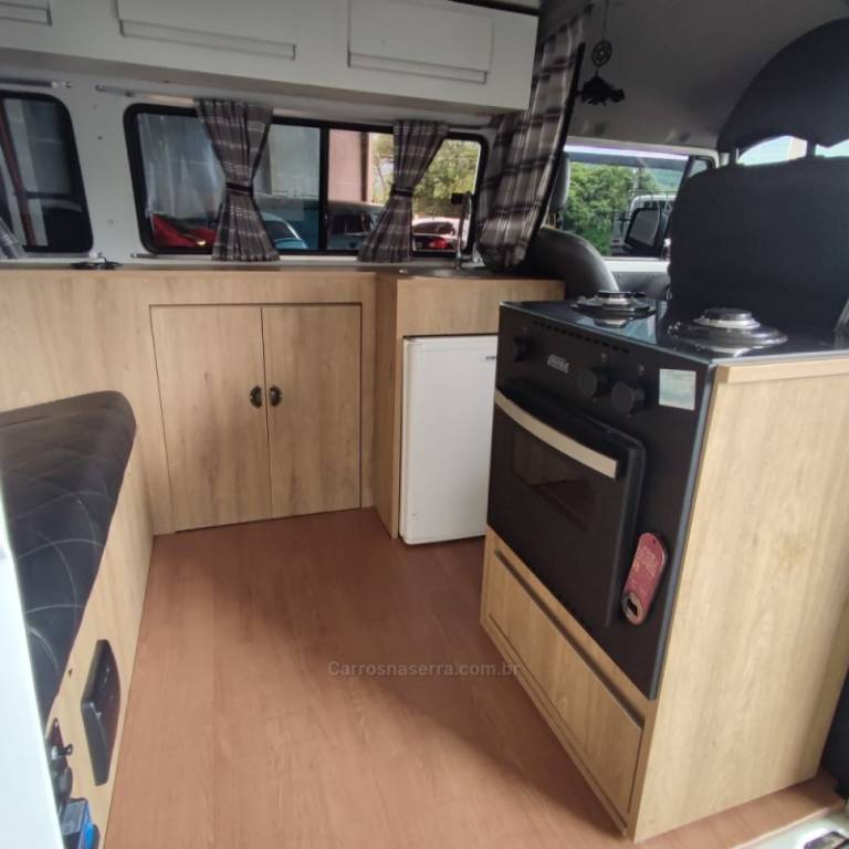 VOLKSWAGEN - KOMBI - 2007/2007 - Branca - R$ 70.000,00