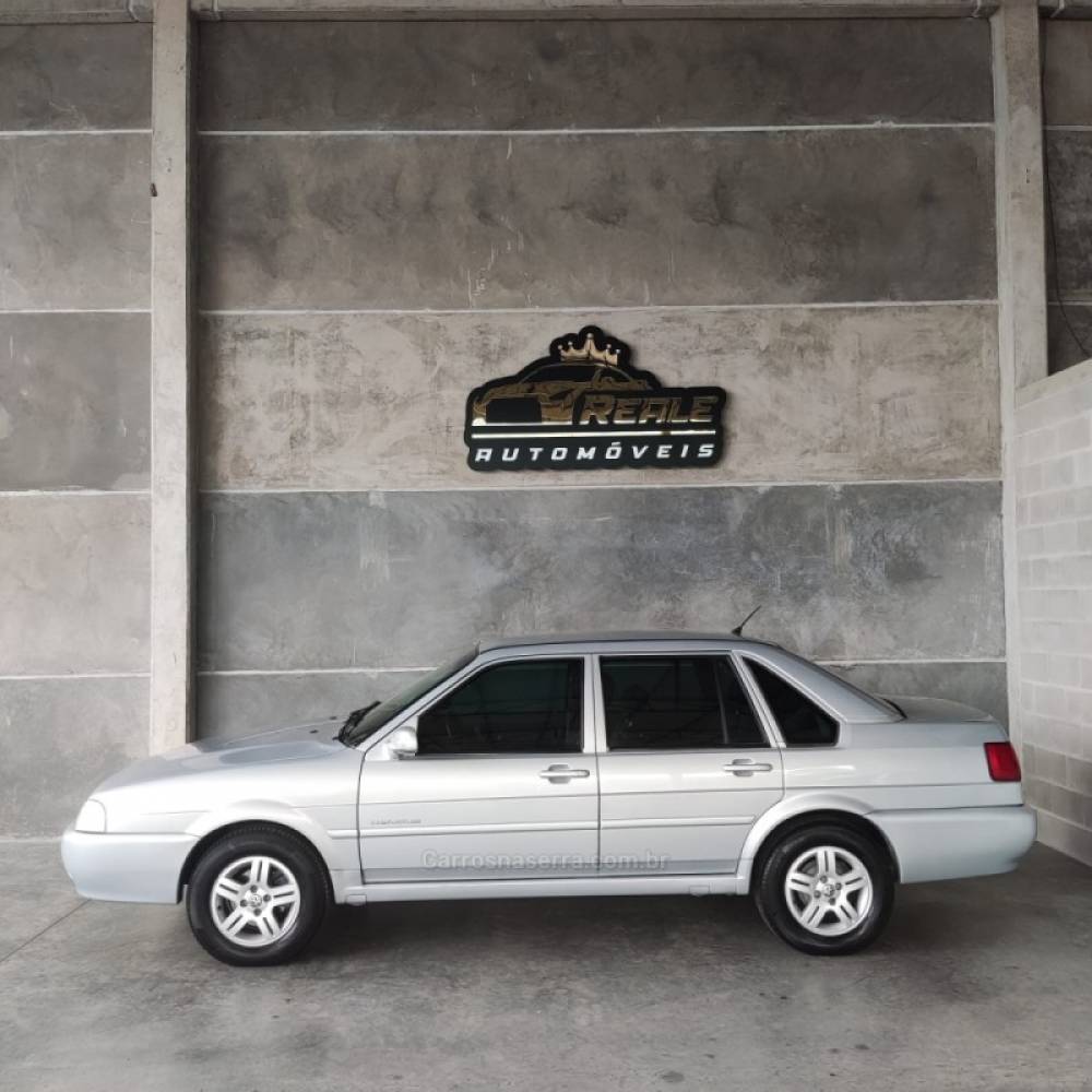 VOLKSWAGEN - SANTANA - 2005/2006 - Prata - R$ 38.900,00