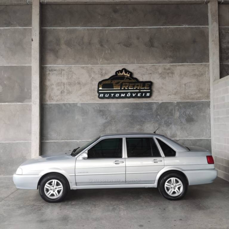 VOLKSWAGEN - SANTANA - 2005/2006 - Prata - R$ 38.900,00