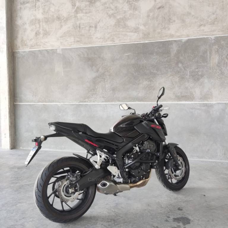 HONDA - CB 650 - 2019/2019 - Preta - R$ 46.900,00
