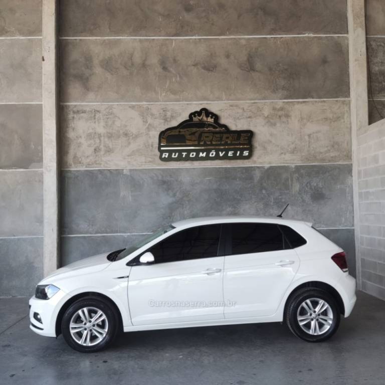 VOLKSWAGEN - POLO - 2018/2019 - Branca - R$ 68.900,00