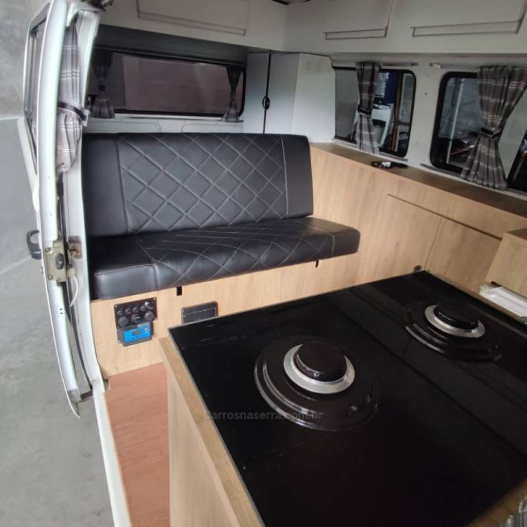 VOLKSWAGEN - KOMBI - 2007/2007 - Branca - R$ 70.000,00